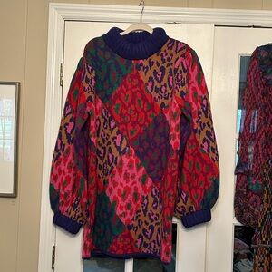 NWT FARM RIO Mixed Leopard Pop Long Sleeve Sweater Dress. Size Medium.